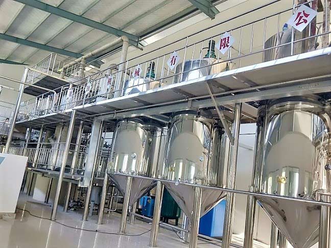 花生油精煉工段.jpg 花生油精煉工段.jpg