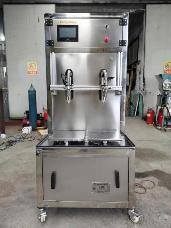 灌裝設備.jpg 灌裝設備.jpg